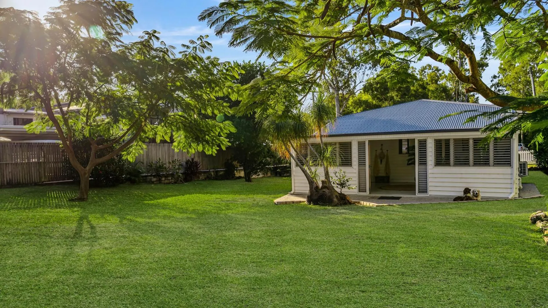 Villa La Petite Boheme-Pet Friendly - Boat Parking Cannonvale Australia